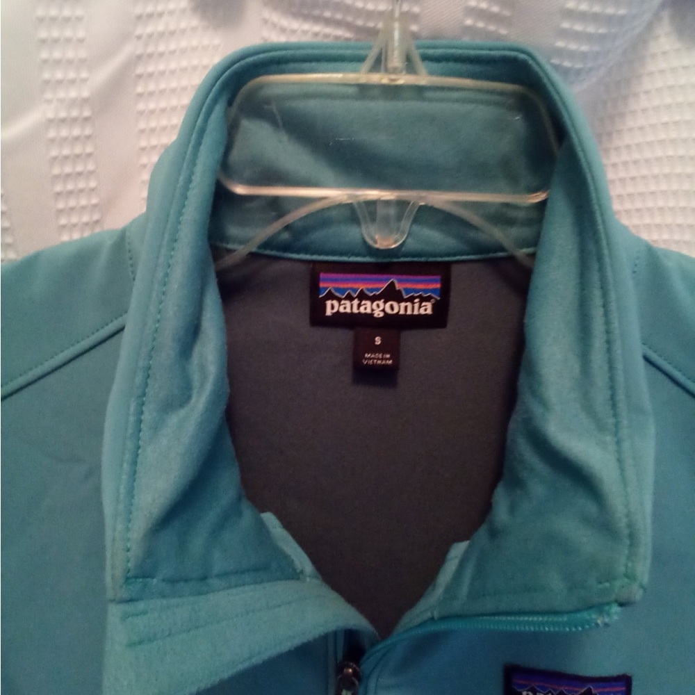 Patagonia womans shell coat